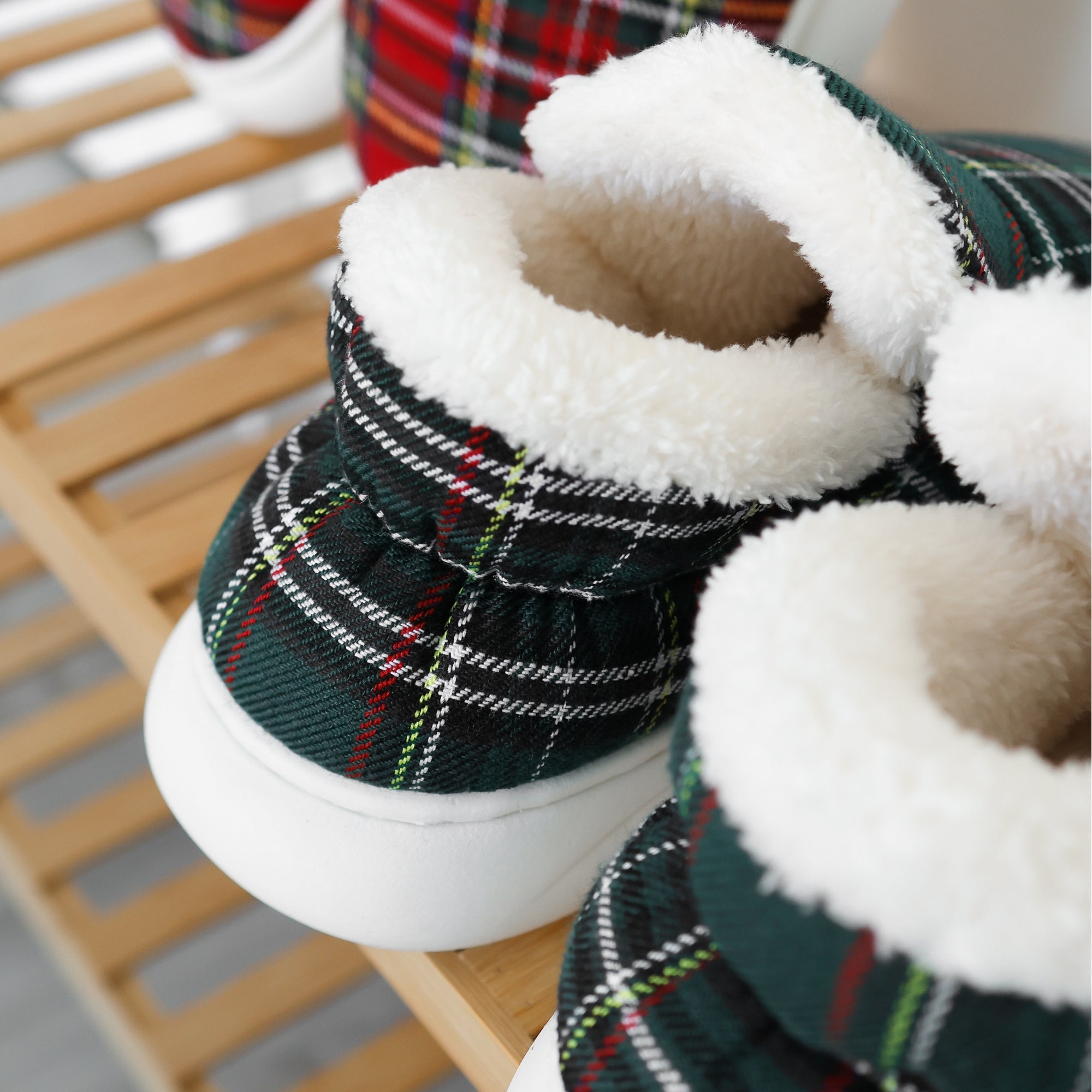 Pluffi Slippers – Plaid Edition