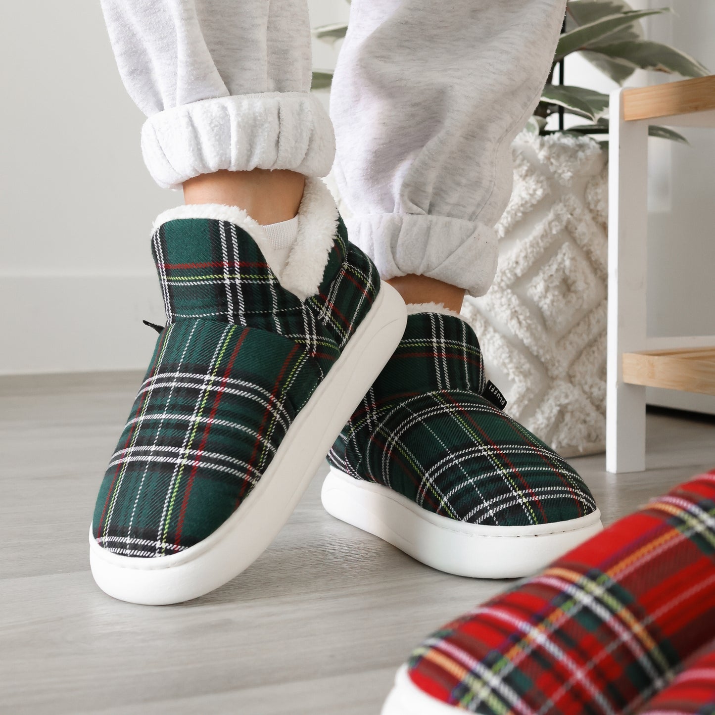 Pluffi Slippers – Plaid Edition