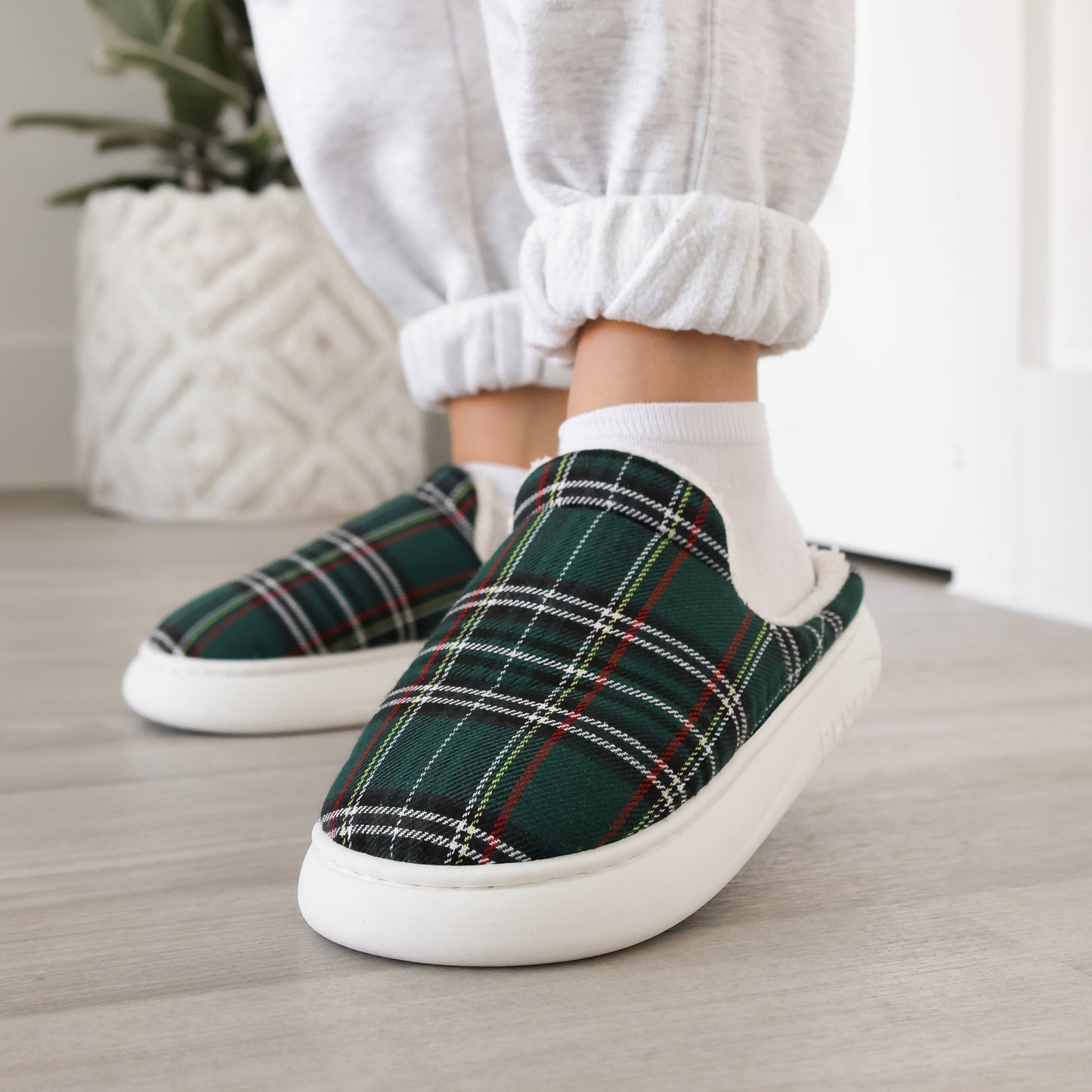 Pluffi Slippers – Plaid Edition